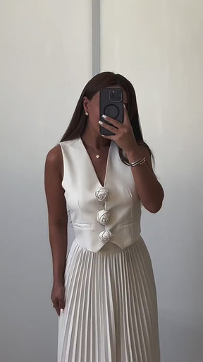 Conjunto Feminino Colete com Aplique de Rosas com Saia Midi Plissada Modern Helena